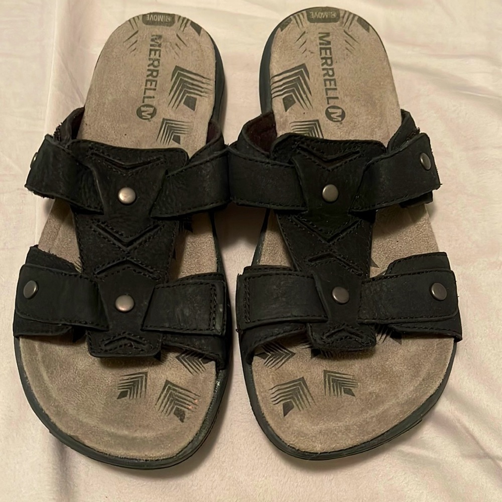 Merrell Select Grip sandals size 6